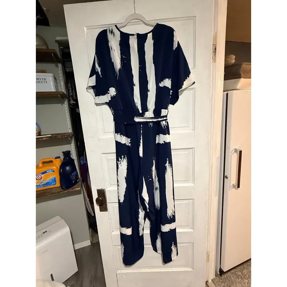 BloomChic Navy and White Abstract Print V-Neck Jumpsuit Size US 18- - Picture 6 of 7